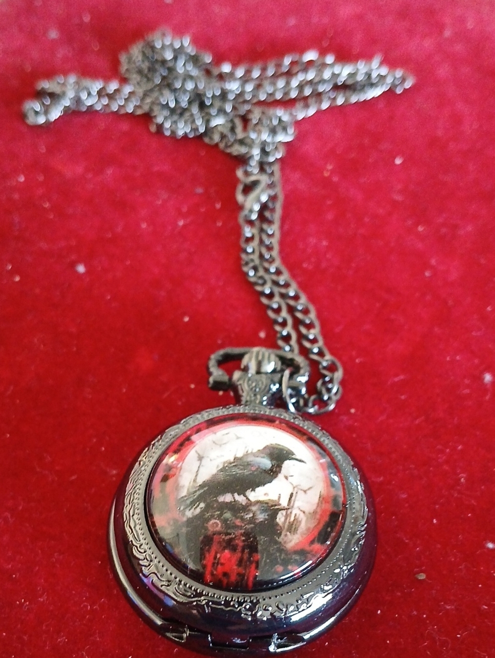 Vintage-Inspired Black Raven Pocket Watch Necklace - Black
